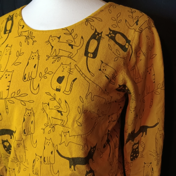 Goa Cat Pattern Yellow Sweater - Picture 2 of 5